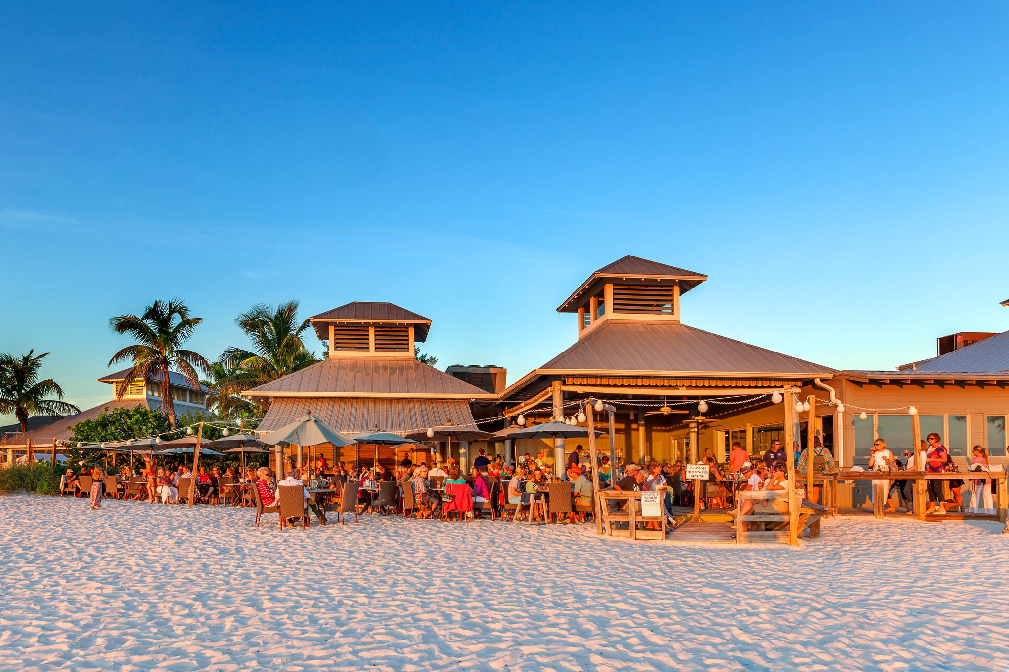 Waterfront Dining, Waterfront, Beach Dining, Dining on the beach, beach, dining, dinner, breakfast, lunch, eat, near me, find, dining near me, restaurant, restaurant near me, restaurant on the beach, Bradenton beach, Bradenton, siesta key, manatee riverhouse, riverhouse, lido beach, dining with a view, view, beautiful, luxurious, luxury, breathtaking,  Realtor, Realty, Manatee County, Manatee, Sarasota County, Sarasota, Bradenton, Bella Sole, The Inlets, Inlets, Belle Sole, Bella Solay, Harbour Walk, Harber Walk, River Pointe, River Point, Tidewater, Tydewater, Reelty, Reeltor, family fun, things to do, to do, things to do near me